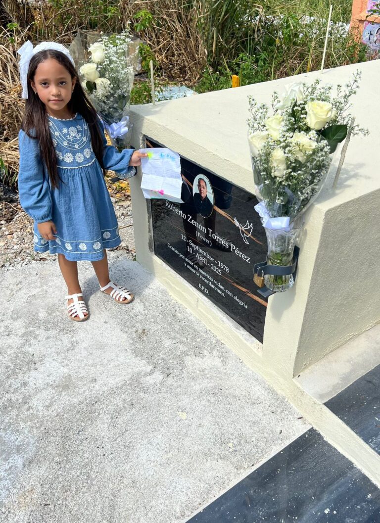 Una niña de 5 años llora sobre la tumba de su padre: la herida abierta del caso Jet Set