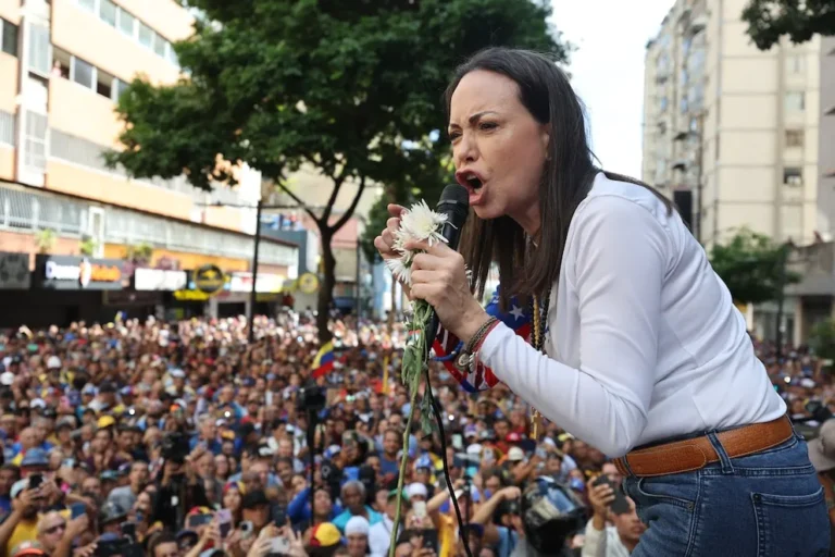 Exmandatarios iberoamericanos exigen protección urgente para María Corina Machado