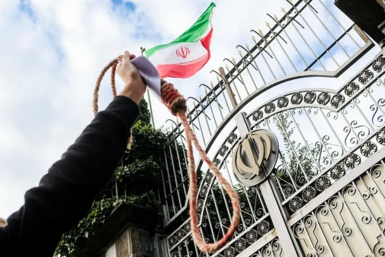 Irán ejecuta por ahorcamiento a hombre acusado de espiar para Israel