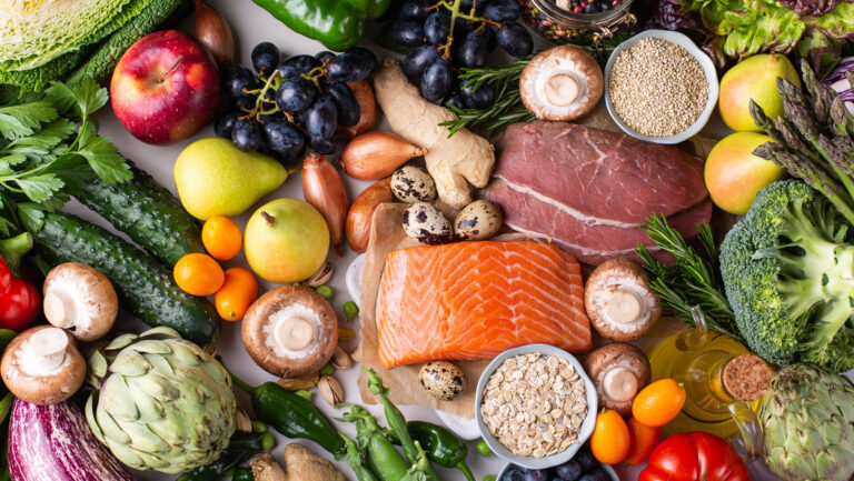 El ayuno intermitente versus la dieta mediterránea: ¿cuál es mejor para perder peso?