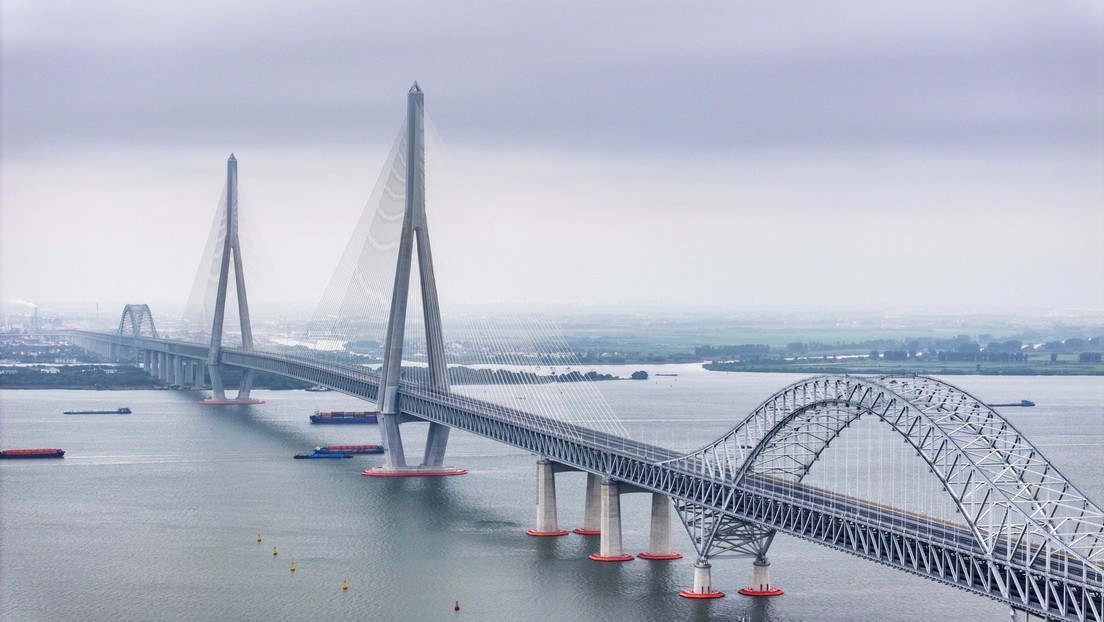 Impresionantes imágenes del puente colgante más largo del mundo, inaugurado en China