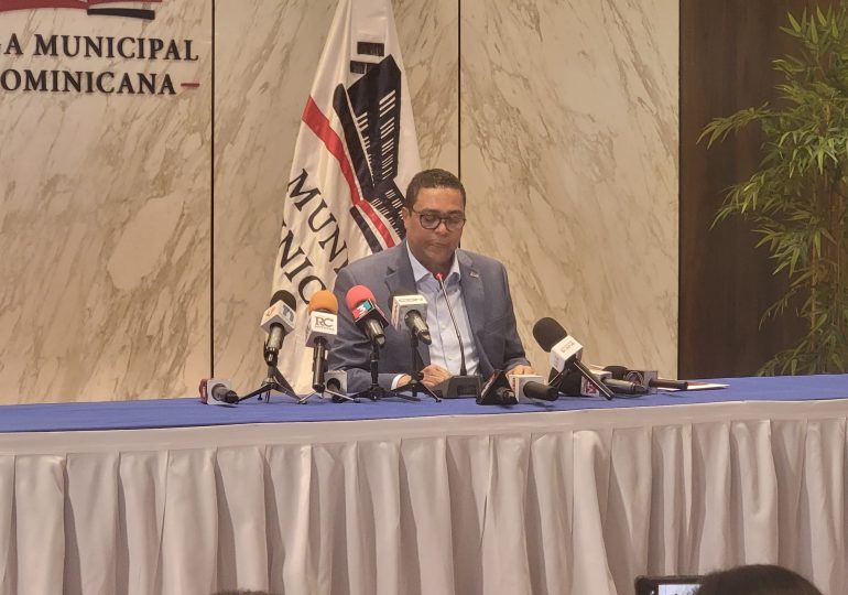 Tras aspiraciones presidenciales de Víctor D’Aza, gobierno transferirá directamente RD$4,000 millones a los ayuntamientos