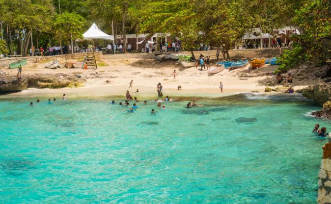 Collado recorre parque submarino La Caleta e informa entrega en 30 días