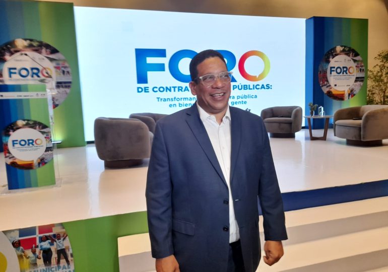 DGCP realiza "Foro de Contratación Públicas" y reconocen a 10 instituciones del Estado