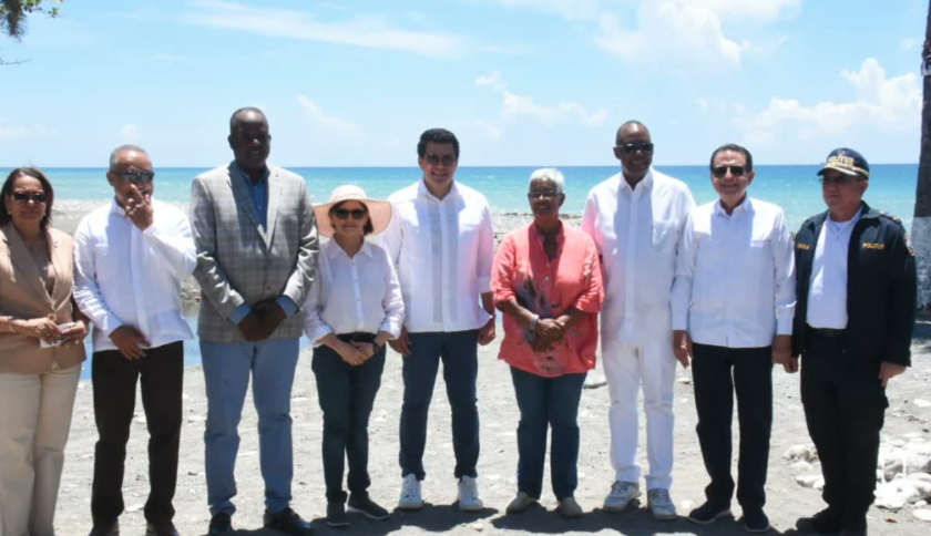 Mitur inicia trabajos playa Linda; inaugura vías Sosúa
