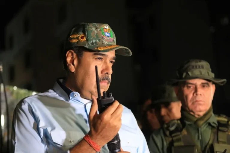 Nicolás Maduro anuncia un despliegue militar de 72 horas en las costas de Venezuela en medio de tensión con EE. UU.”
