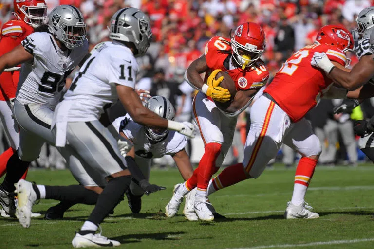 🔥 GOLPE PARA KC: Isiah Pacheco SE PIERDE EL ENFRENTAMIENTO CONTRA LOS Buffalo Bills POR UNA LESIÓN EN LA RODILLA