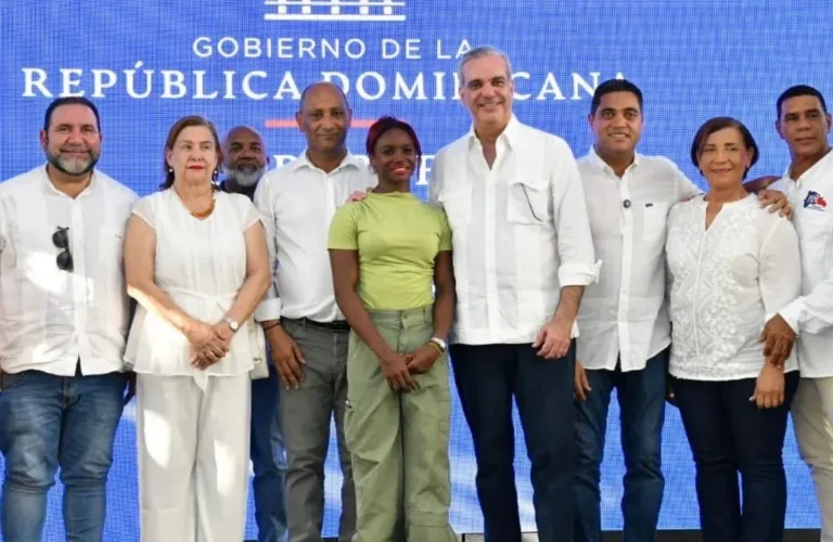 Luis Abinader ordena levantar 25 polideportivos nuevos