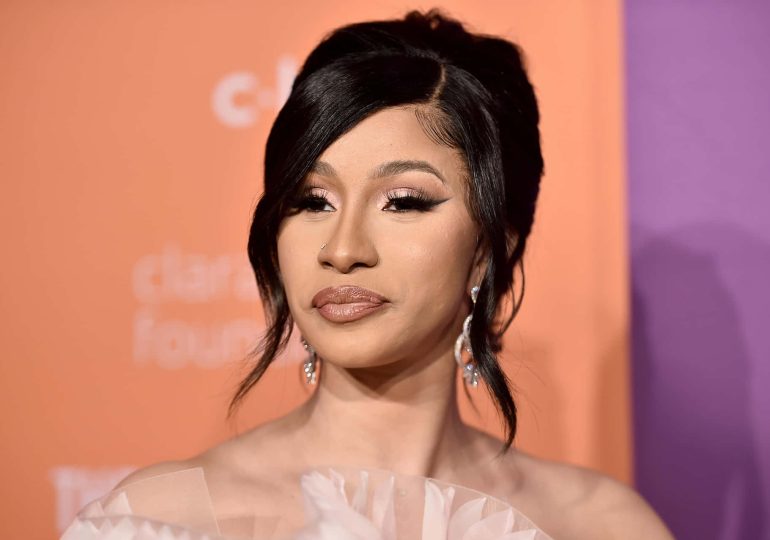 Cardi B rompe récords con la firma de su nuevo álbum Am I the Drama?