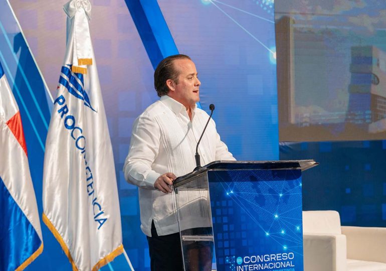Paliza destaca avances en gobernanza digital y educación técnica en conferencia ProCompetencia