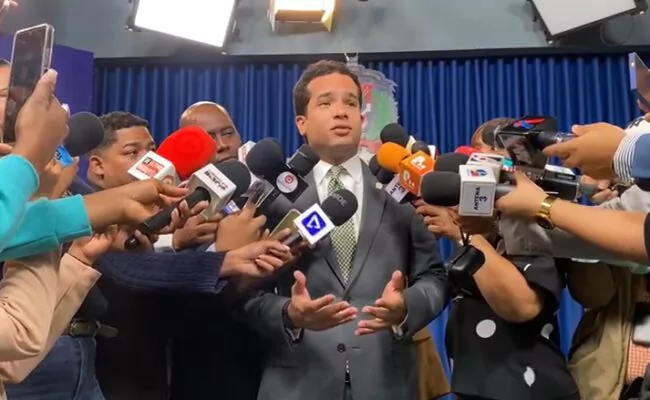 “Ojalá no se repita eso"; Senador Omar Fernández cuestiona la falta de inversión del Gobierno en el drenaje pluvial del Distrito Nacional