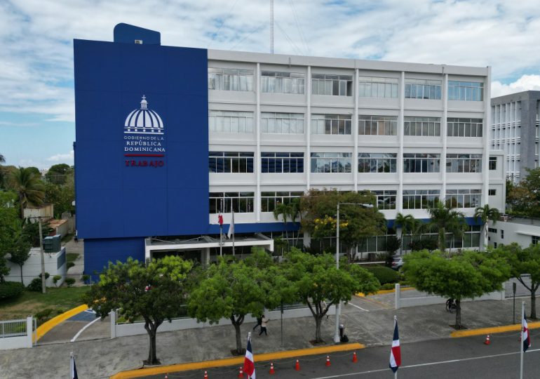Ministerio de Trabajo dispone suspensión de labores por paso de tormenta tropical Melissa