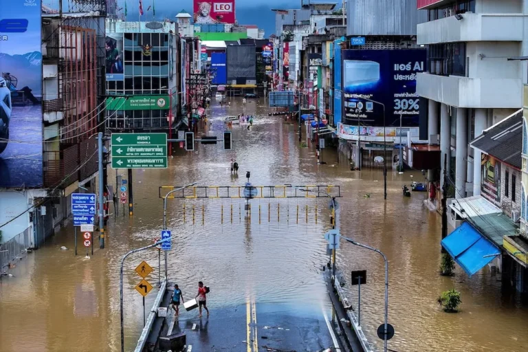 🌊 CATASTRÓFE EN ASIA: Inundaciones dejan casi 400 muertos en Indonesia, Tailandia y Sri Lanka