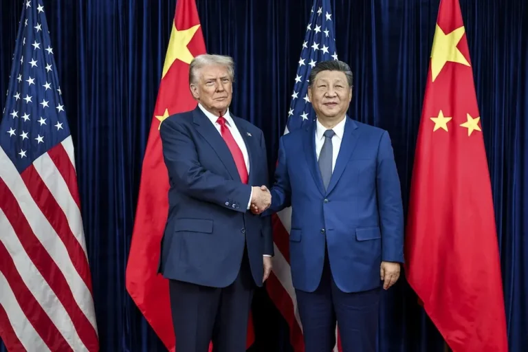 🌐🏭 “China retira freno a los minerales críticos: tierras raras liberadas tras presión de EE.UU.”