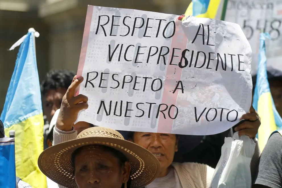 INCÓMODA REBELIÓN EN LA PAZ! Seguidores del vicepresidente Edmánd Lara protestan por su marginación en el Gobierno de Rodrigo Paz 🇧🇴⚠️