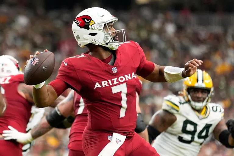🔥 ¡BRISSETT ASUME EL MANDO! Será titular por tercer partido consecutivo con los Arizona Cardinals ante la lesión de Kyler Murray