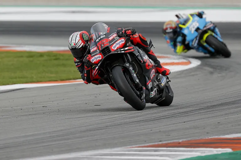 🏁 Marco Bezzecchi arrasa en MotoGP: segunda victoria consecutiva y tercera del año en una demostración aplastante de autoridad 🔥