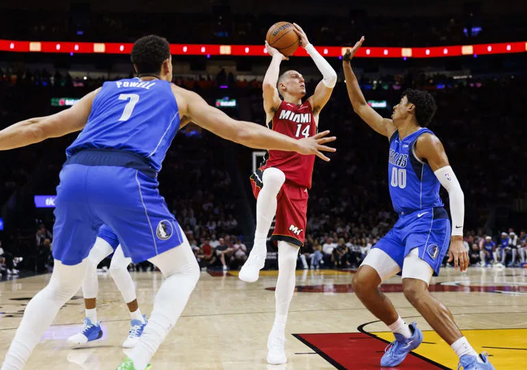 🔥 “¡T-HERRO APARECIÓ Y LO HIZO A LA ANTIGUA! Brillante regreso de Tyler Herro con los Miami Heat contra los Dallas Mavericks”