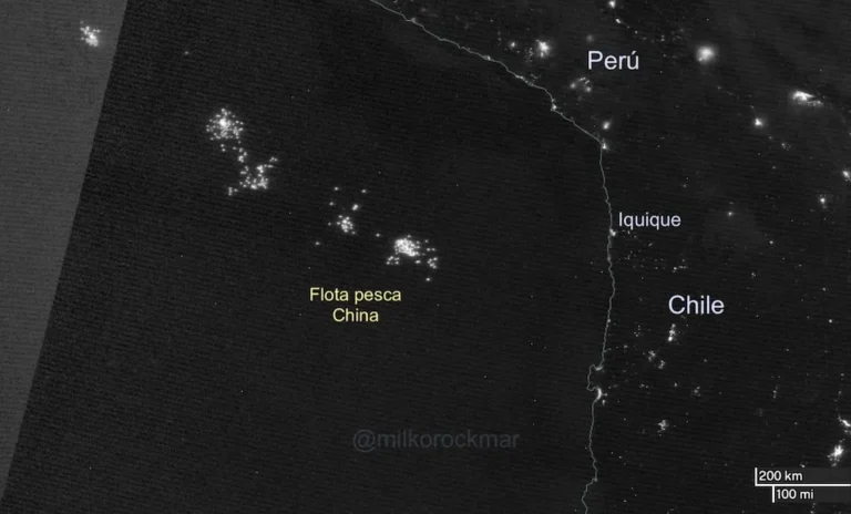 ¡ALTA MAR EN LA COSTA PACÍFICA! La flota pesquera china amplía su presencia en Sudamérica y convierte a Chile en su nuevo centro de operaciones 🌊🇨🇳
