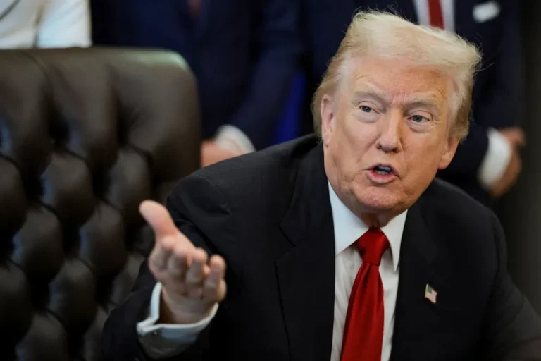 ⚖️📺 “Donald Trump amenaza con demandar a BBC por US$ 1 000 millones si no se retracta tras manipular su discurso del 6 de enero”