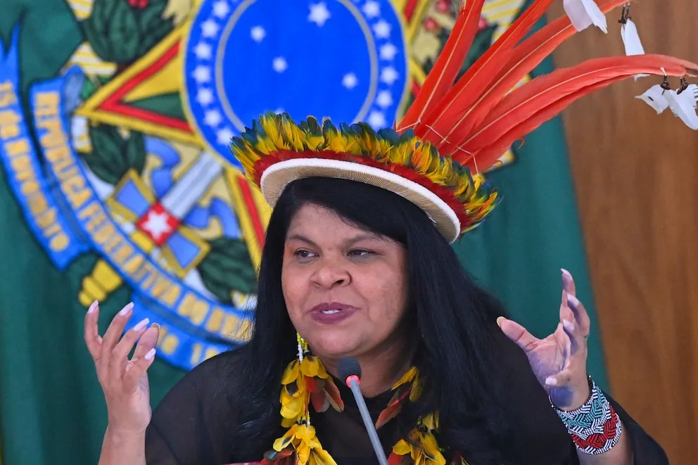 🌿🔊 “SIN LOS PUEBLOS INDÍGENAS NO HAY FUTURO PARA LA HUMANIDAD”: EL LLAMADO DE Sonia Guajajara EN LA COP30