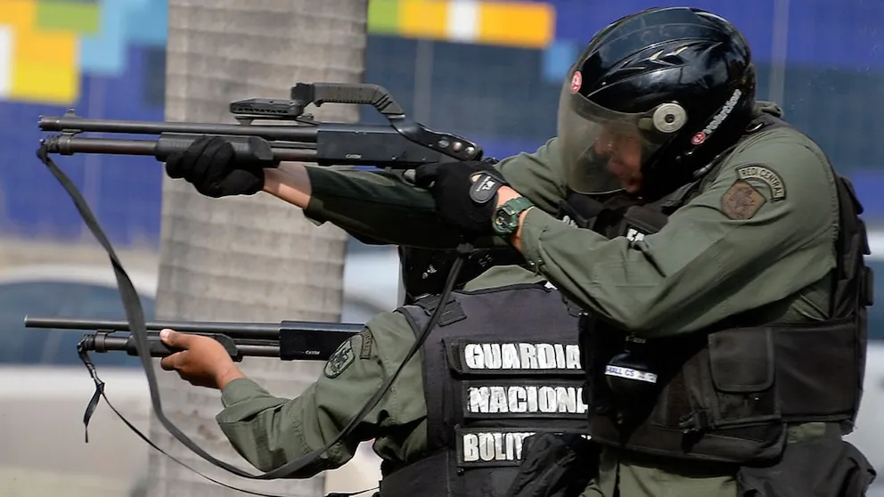 ¡MÁS CALLA Y MÁS CÁRCEL! Al menos 14 detenciones arbitrarias en Venezuela denuncian una nueva ola represiva de Nicolás Maduro este noviembre 🇻🇪⚠️