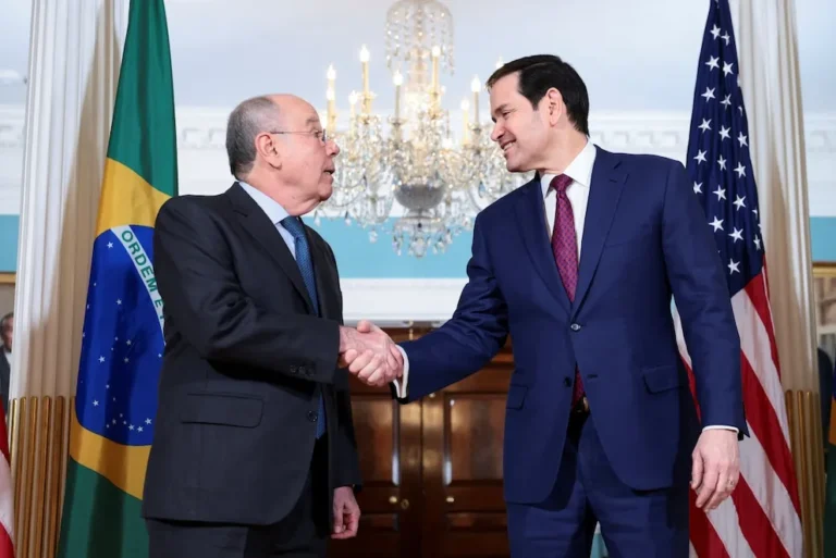 🇺🇸🇧🇷 “EE.UU. y Brasil aceleran negociaciones para alcanzar un acuerdo comercial provisional este mes”