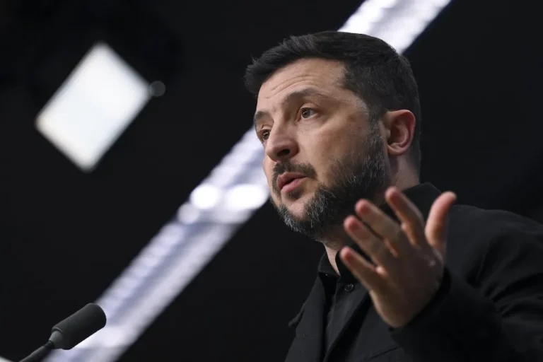 ¡ARMAS POR EXPORTACIÓN! Volodímir Zelenski anuncia que Ucrania venderá su excedente militar y abrirá oficinas en Berlín y Copenhague