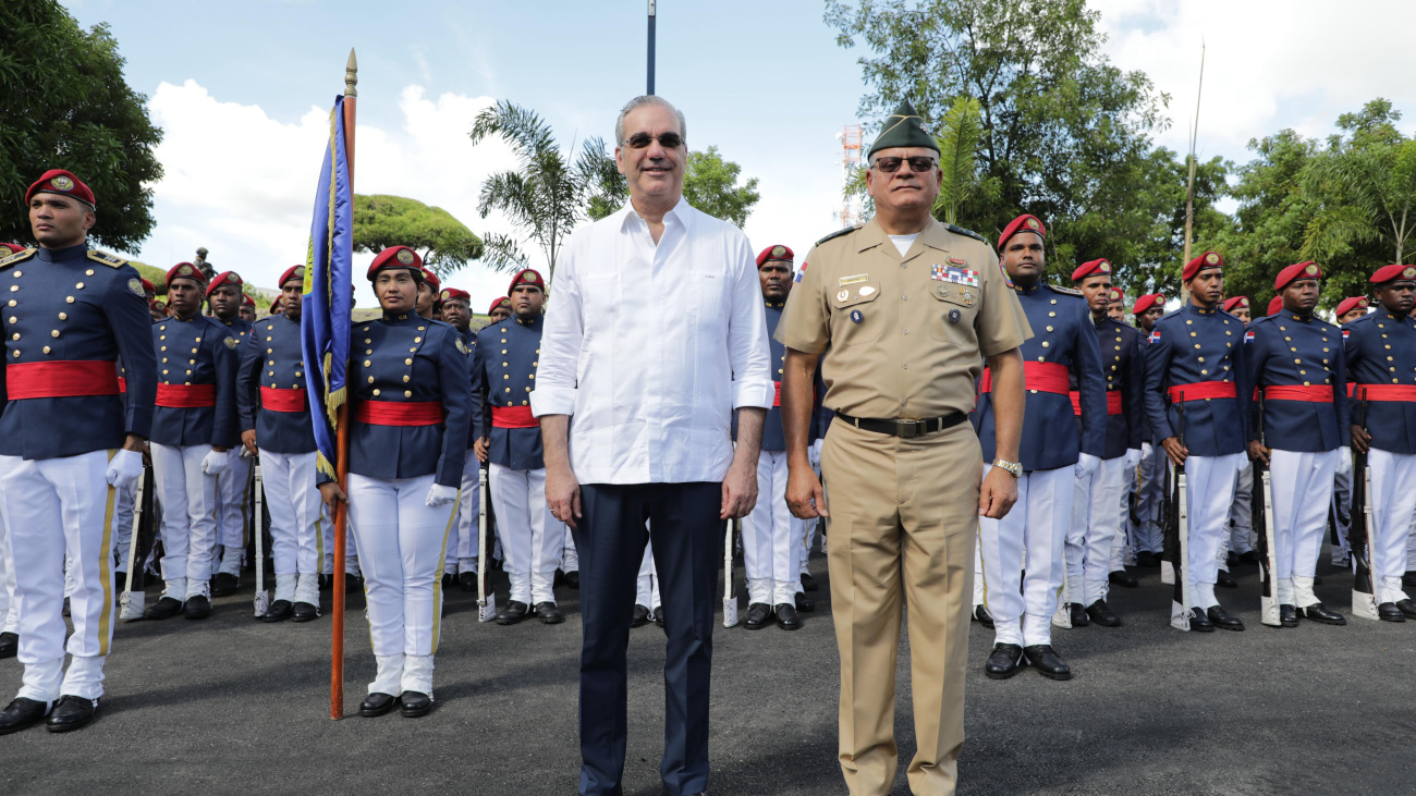 Presidente Abinader inaugura Dirección de Vehículos No Tripulados del C5i, cuarteles, farmacia y oficinas, así como áreas del Regimiento Guardia de Honor y de la Unidad Contraterrorista en el MIDE
