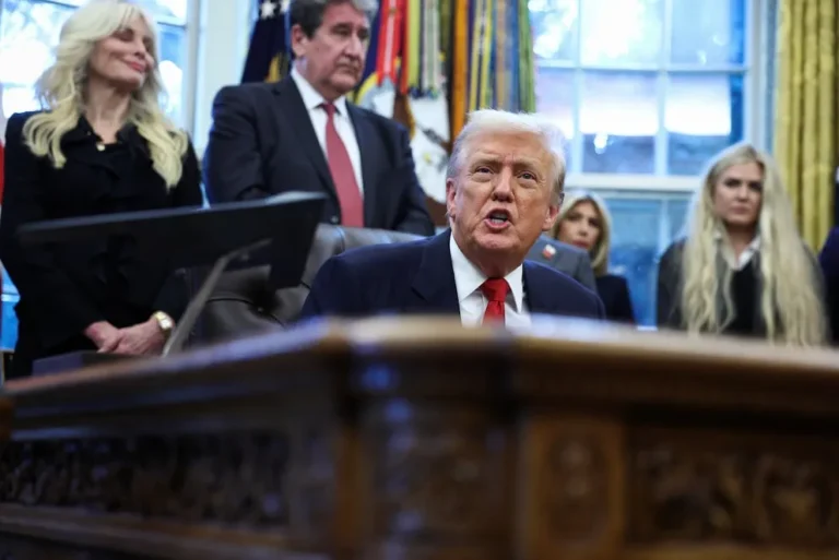 🇺🇸 “Donald Trump aprueba el avance de un acuerdo en el Senado para reabrir el Gobierno y promete un regreso rápido a la normalidad”