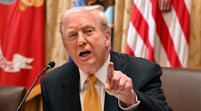 Trump promete usar los "enormes ingresos por aranceles" para reducir la deuda nacional