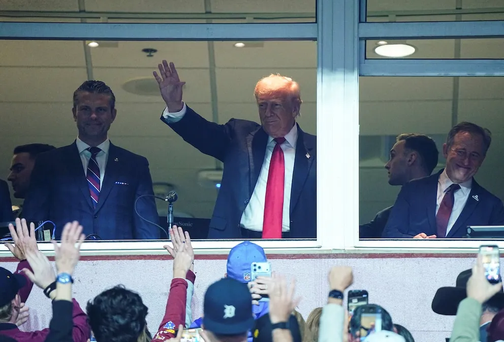 🏈🇺🇸 “HISTÓRICO EN LA NFL: Trump asiste a un partido como presidente en ejercicio por primera vez en casi 50 años”