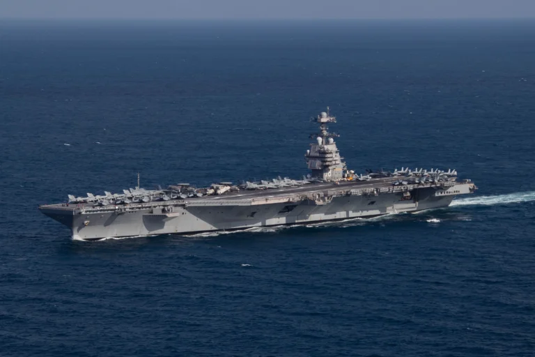 ⚓ “EE. UU. realiza maniobras nocturnas de desembarco en el Caribe con apoyo del USS Gerald R. Ford”