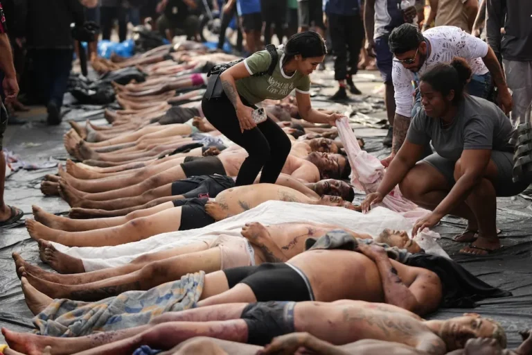 🔥**¡IMPACTANTE PRONTUARIO! 115 de los muertos en la mega-operación policial de Río de Janeiro tenían historial criminal**