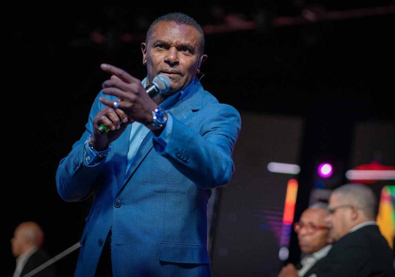 El salsero El Canario celebra 50 años de carrera con una gira que iniciará en Nueva York