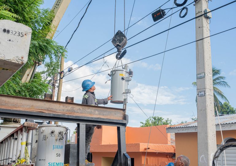 Edesur instala 746 nuevos transformadores de distribución en 11 ...