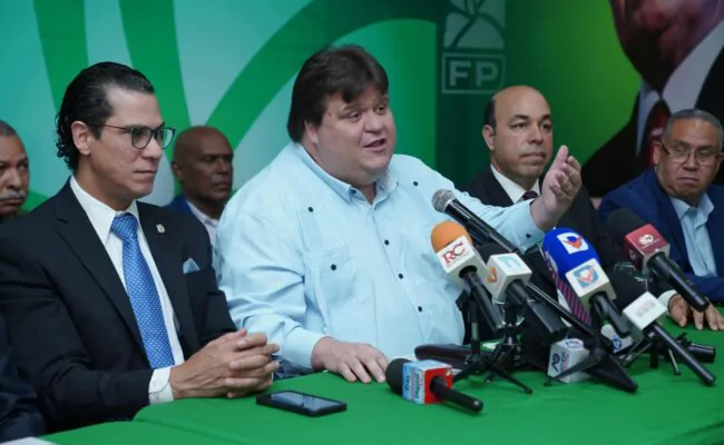 Fuerza del Pueblo exige al PRM revelar nombres de funcionarios vinculados al narcotráfico, a los que Paliza hizo alusión
