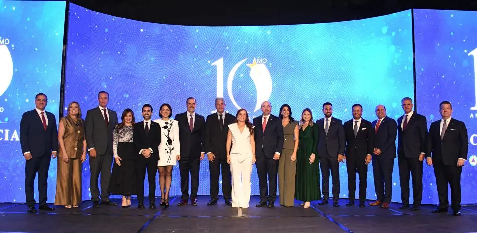 DÉCADA DE GLORIA: ADOCOSE CELEBRA DIEZ AÑOS RECONOCIENDO LA EXCELENCIA EN SEGUROS