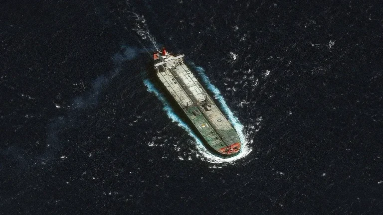 ⚓ Puertos desiertos: Buques petroleros evitan a Venezuela ante el temor por las sanciones de Estados Unidos 🛢️