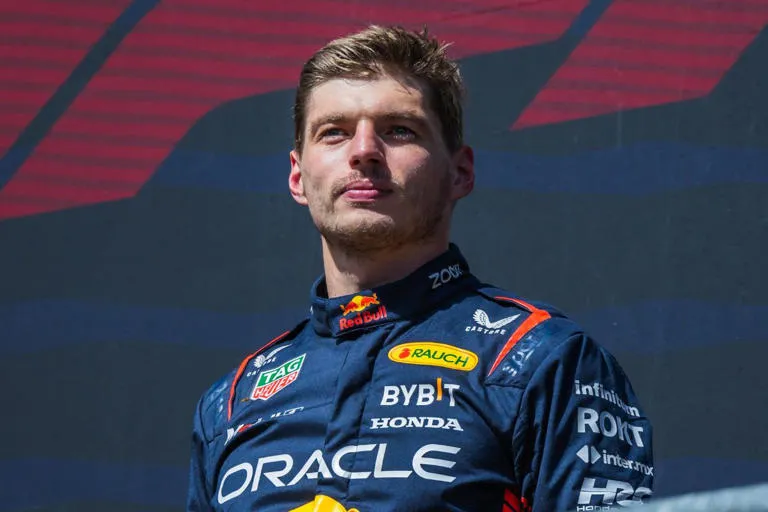 EL REY SIN CORONA: VERSTAPPEN PIERDE EL TÍTULO DE 2025 ANTE NORRIS TRAS UNA REMONTADA ÉPICA
