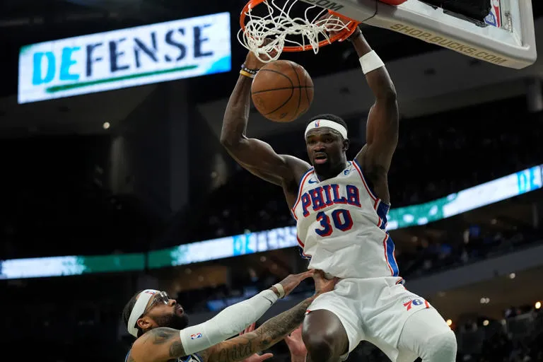 Solidez desde el banquillo: los 76ers arrollan a los Bucks 116-101 🏀