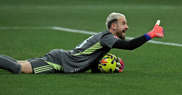 🧤 Los muros de LaLiga: El portero que lidera las paradas y supera a las grandes estrellas en efectividad 🇪🇸