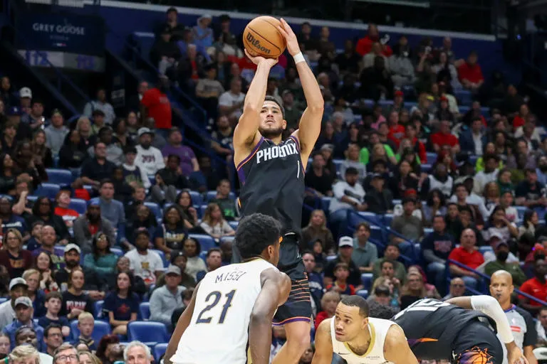 ☀️ Noche brillante en Phoenix: Devin Booker guía a los Suns sobre los Pelicans 🏀🔥