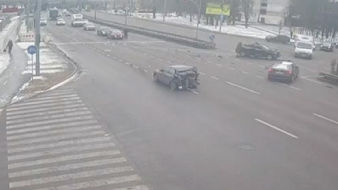 Accidente mortal: militar ucraniano embiste un coche con una familia dentro