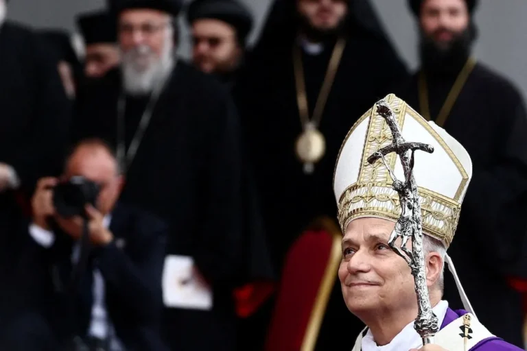 🌐 PAZ, DIÁLOGO Y PRESIÓN ECONÓMICA: El Papa León XIV propone vías pacíficas para un cambio en Venezuela
