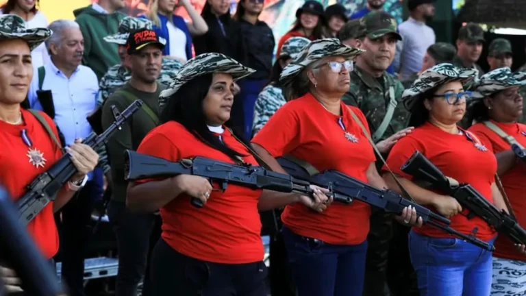 CONTROVERSIA EN VENEZUELA: DOCUMENTO PROPONE INVOLUCRAR A NIÑOS EN LA DEFENSA DE LA REVOLUCIÓN 💥🇻🇪