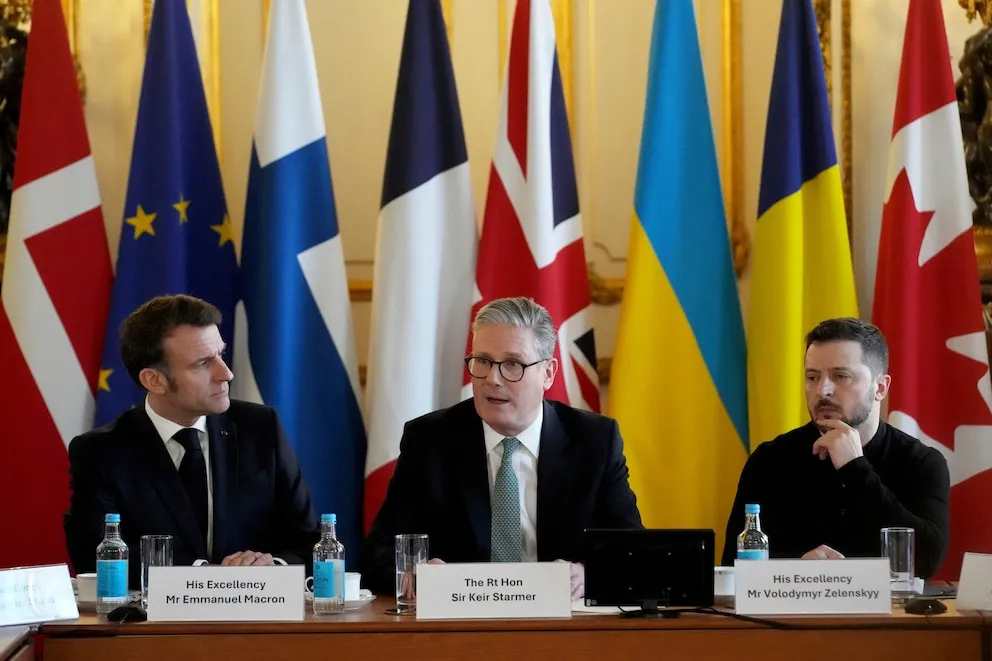 Zelensky se reúne con aliados europeos en Londres tras cuestionamientos de Trump al plan de paz 🕊️🇺🇦🇬🇧