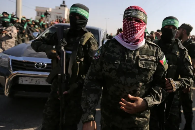 OBSTÁCULO TÁCTICO: HAMAS RATIFICA QUE NO ENTREGARÁ SUS ARMAS EN NINGÚN ACUERDO DE PAZ PARA GAZA
