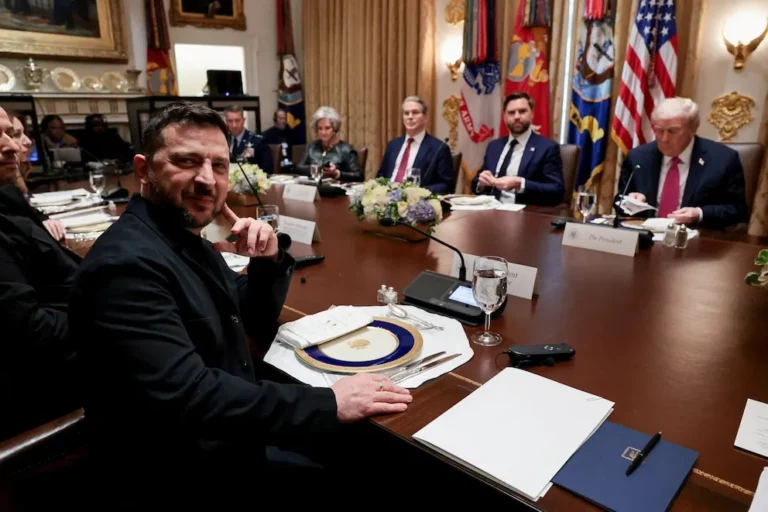 🚀 Kiev bajo fuego hipersónico: Zelenski viaja a Florida para negociar el plan de paz con Trump tras un masivo ataque ruso 🇺🇸🇺🇦