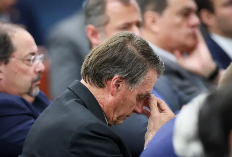 SALUD BAJO LUPA EN BRASIL: BOLSONARO SE SOMETE A UNA SEGUNDA CIRUGÍA POR HIPO CRÓNICO